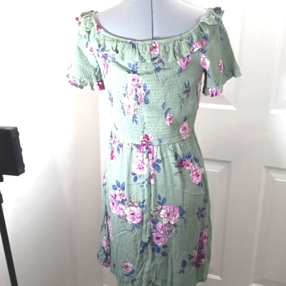 Xhilaration Sz Med, Green/pink/ burgandy  Floral Dress midi - Picture 5 of 7